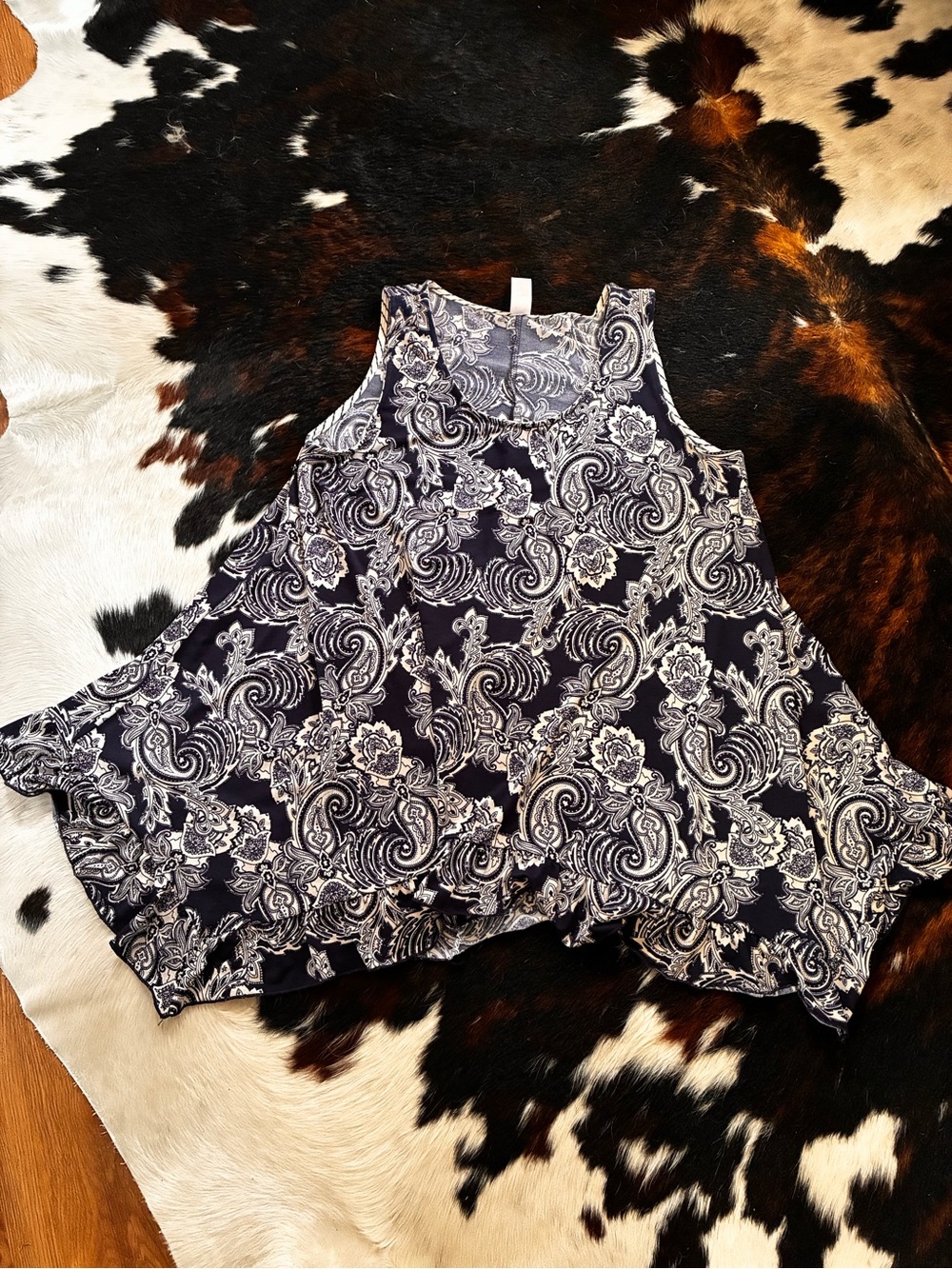 Ladies Sleeveless Paisley Top - Navy & White